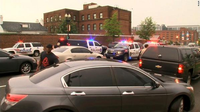 Despliegue policial en instalación naval en Washington