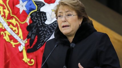  Falla en avión retrasa viaje de Bachelet a Perú  