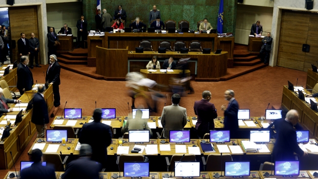 Diputado PS: Es ridículo que bajarnos el sueldo contribuya a acabar con la pobreza