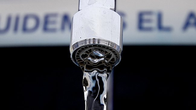 ¿El agua de la llave es más sana que la embotellada?