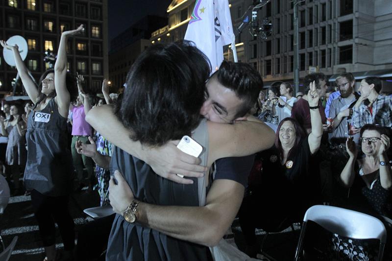 Griegos rechazaron propuesta de pago a acreedores por categórica mayoría