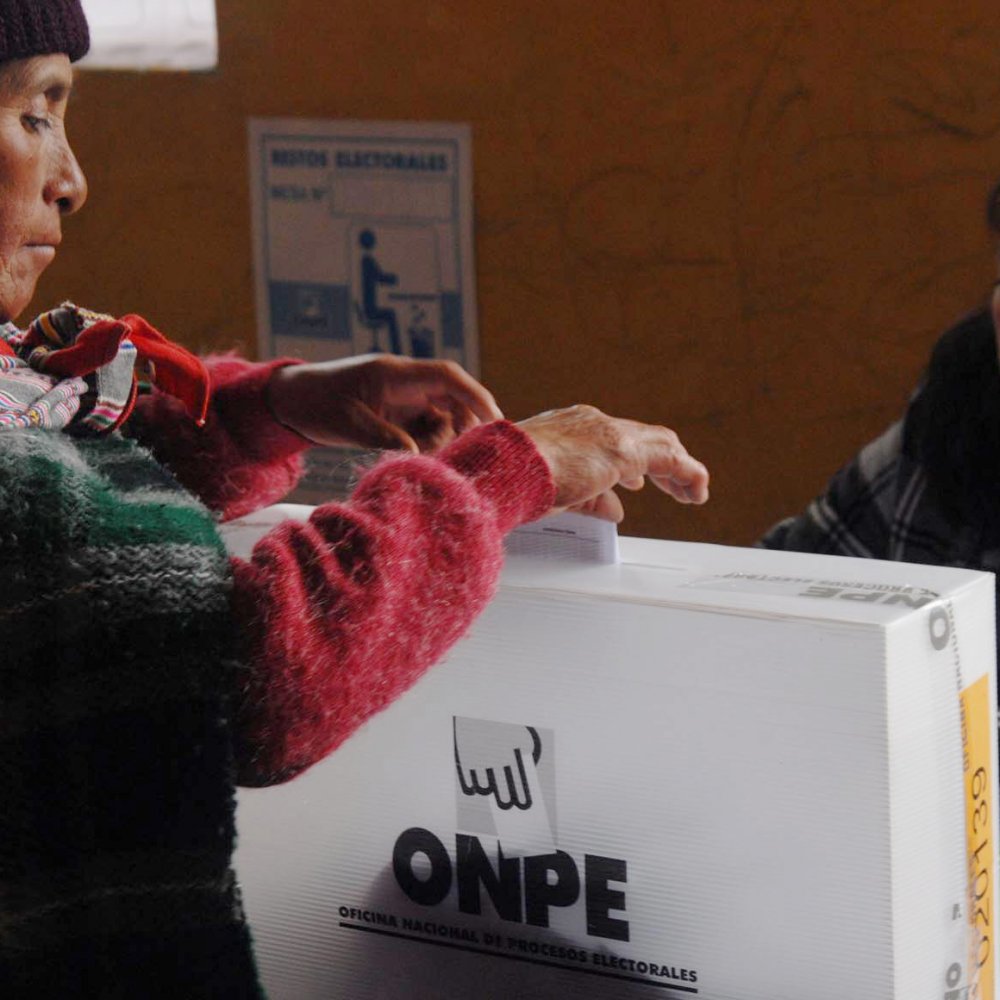 Un muerto a bala en medio de elecciones municipales de Perú