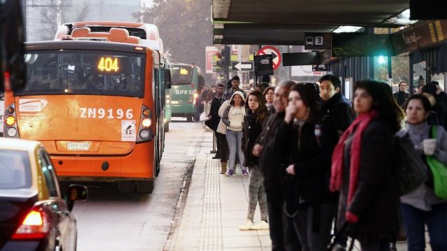 Transantiago modifica y extiende diez recorridos
