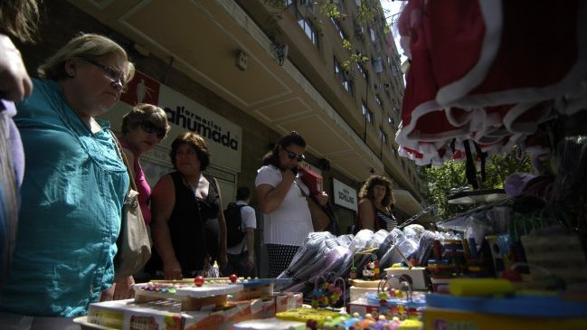 Municipalidad de Santiago solicitó más atribuciones para combatir comercio ilegal