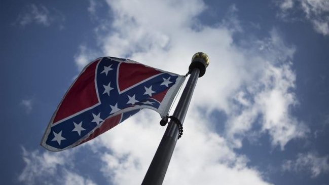 Cámara de Representantes de Carolina del Sur aprobó retirar bandera confederada