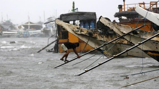 China cancela trenes y cierra escuelas en el sur por llegada de tifón Linfa