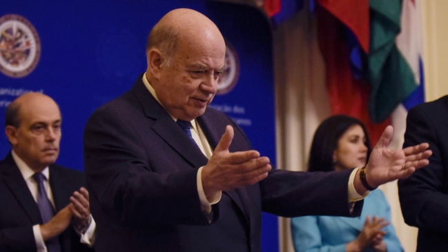 Insulza consideró inoportuna la alusión de Francisco al tema marítimo