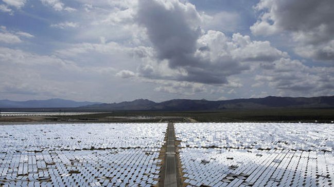 Jamaica dará electricidad a 200.000 casas con mayor planta solar del Caribe