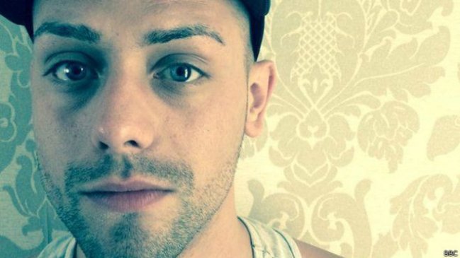 El gay que desafía a las clínicas de inseminación donando esperma vía Facebook