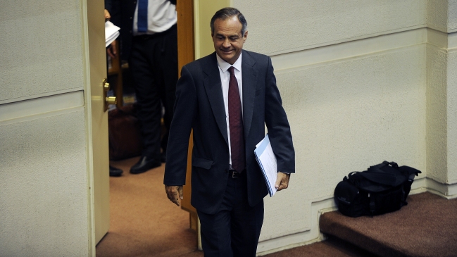 Senador Ignacio Walker propone convención constituyente y referendo desde 2018