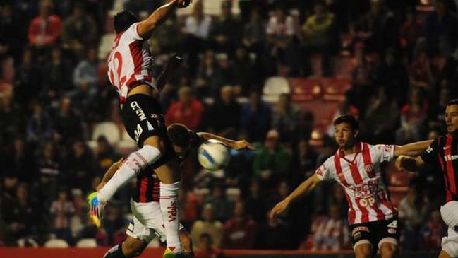 San Lorenzo se mantuvo en la cima del torneo argentino tras igualar con Unión