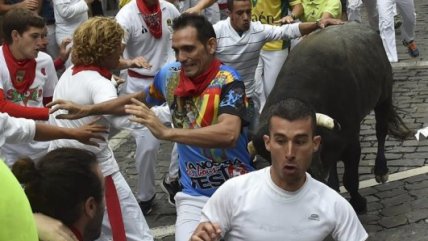   Cuatro personas resultaron heridas en el quinto encierro de San Fermín 