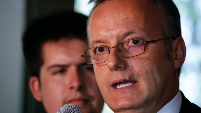 Director de Junaeb ingresó de urgencia a la Clínica Las Condes