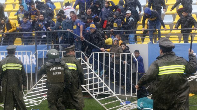 Clásico entre Everton y S. Wanderers fue suspendido por incidentes en el estadio