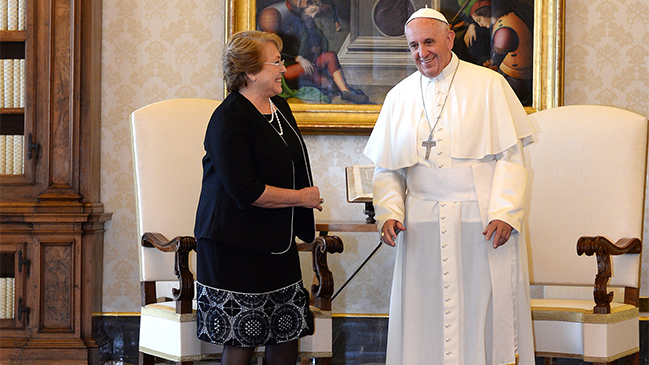Bachelet: Hay cierta intencionalidad en interpretación de palabras del papa