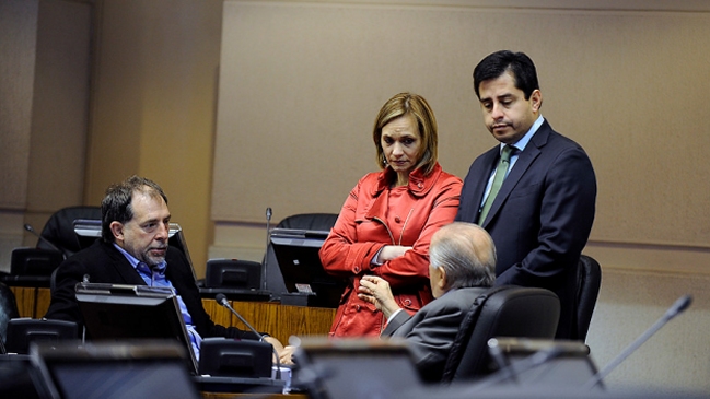 Senado aprobó la prohibición de vender juguetes y dulces con forma de cigarro