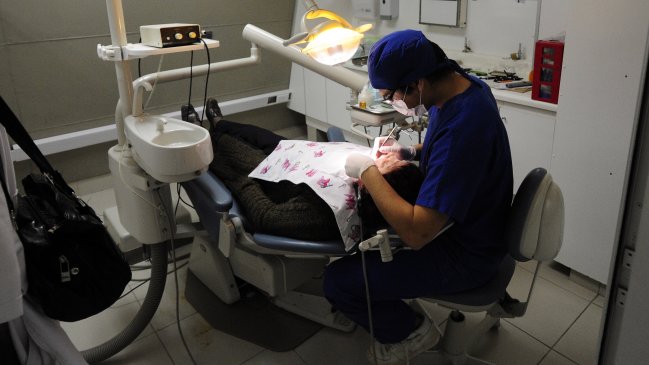 Dentistas lamentaron exclusión en mesa de trabajo entre Minsal y Colegio Médico