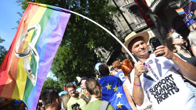 Italia pretende aprobar unión civil para homosexuales antes de fin de año