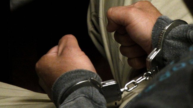 Prisión preventiva para individuo que asaltó a clientes de restaurante en Las Condes