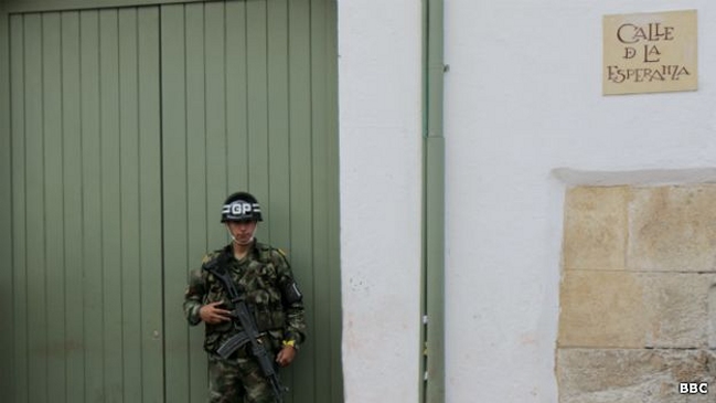 Cuánto cuesta, cómo se paga y qué se puede ganar con una eventual paz en Colombia