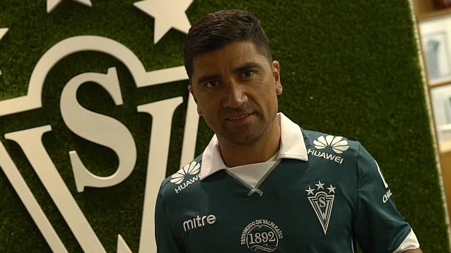 La presentación de David Pizarro en Santiago Wanderers