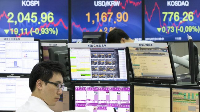 Bolsa de Shanghai registró su peor jornada en ocho años y cayó 8,4 por ciento