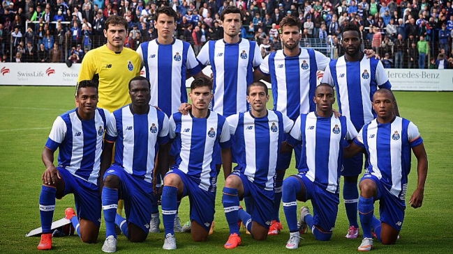 Igor Lichnovsky fue titular junto a Iker Casillas en empate de Porto con Schalke 04