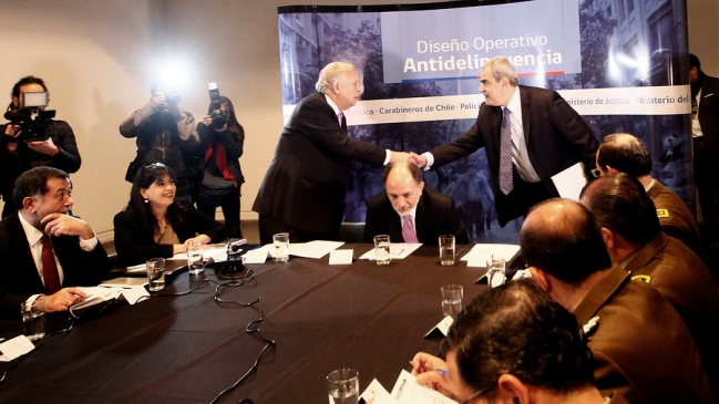 Ministros, Carabineros y PDI encabezan reunión antidelincuencia