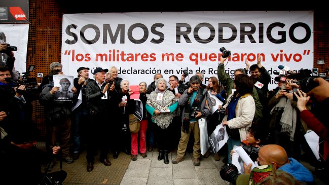 Fotógrafos chilenos homenajearon a Rodrigo Rojas y pidieron justicia