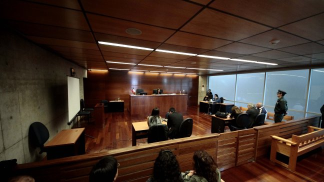 Falso sobrino de diputado Andrade fue condenado por estafa a empresario francés