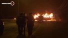 El momento en que un bus de Codelco fue quemado