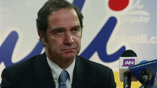 Hernán Larraín: Manuel Contreras no debería morir como general