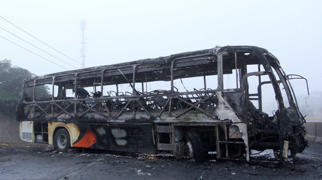 Gobierno presentó querellas por quema de bus de Codelco en Rancagua