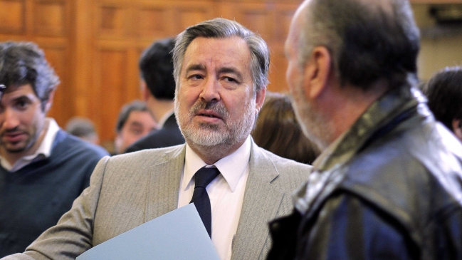 Senador Guillier: Degradación limpiaría las instituciones militares