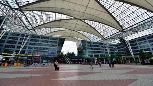 Encuentran a una recién nacida abandonada en un baño del aeropuerto de Munich