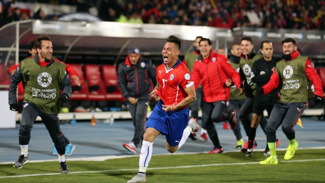 Eduardo Vargas maneja dos ofertas de Qatar y una de Marsella, según prensa italiana