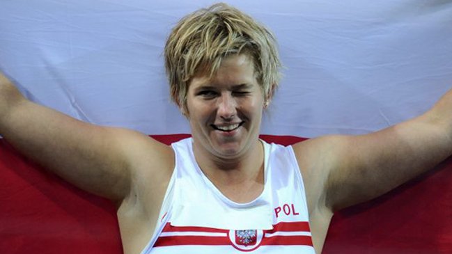 La polaca Anita Wlodarczyk superó la barrera de los 80 metros en el lanzamiento del martillo