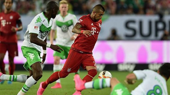 Wolfsburgo amargó el debut de Arturo Vidal en Bayern Munich y ganó la Supercopa alemana