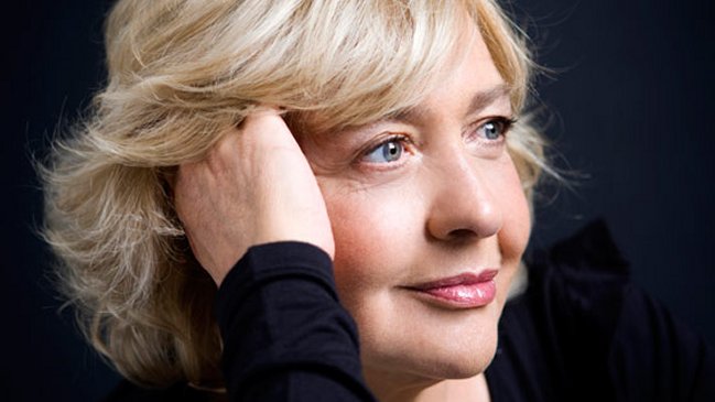 Redes sociales apoyan a Mónica González como nueva panelista de 