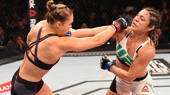 Ronda Rousey noqueó en menos de un minuto a su rival en UFC 190