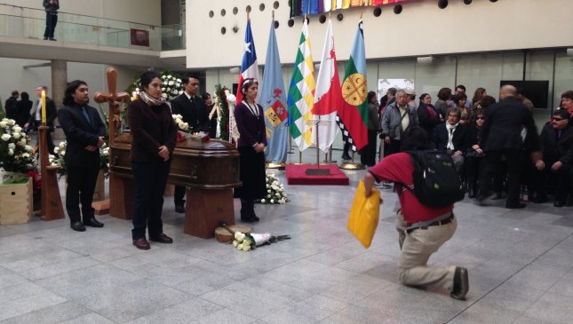 Restos de Margot Loyola recorrieron calles de Santiago