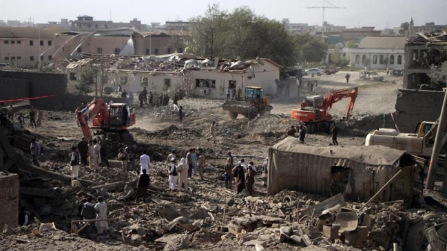 Afganistán: Explosión de un camión bomba dejó 15 muertos