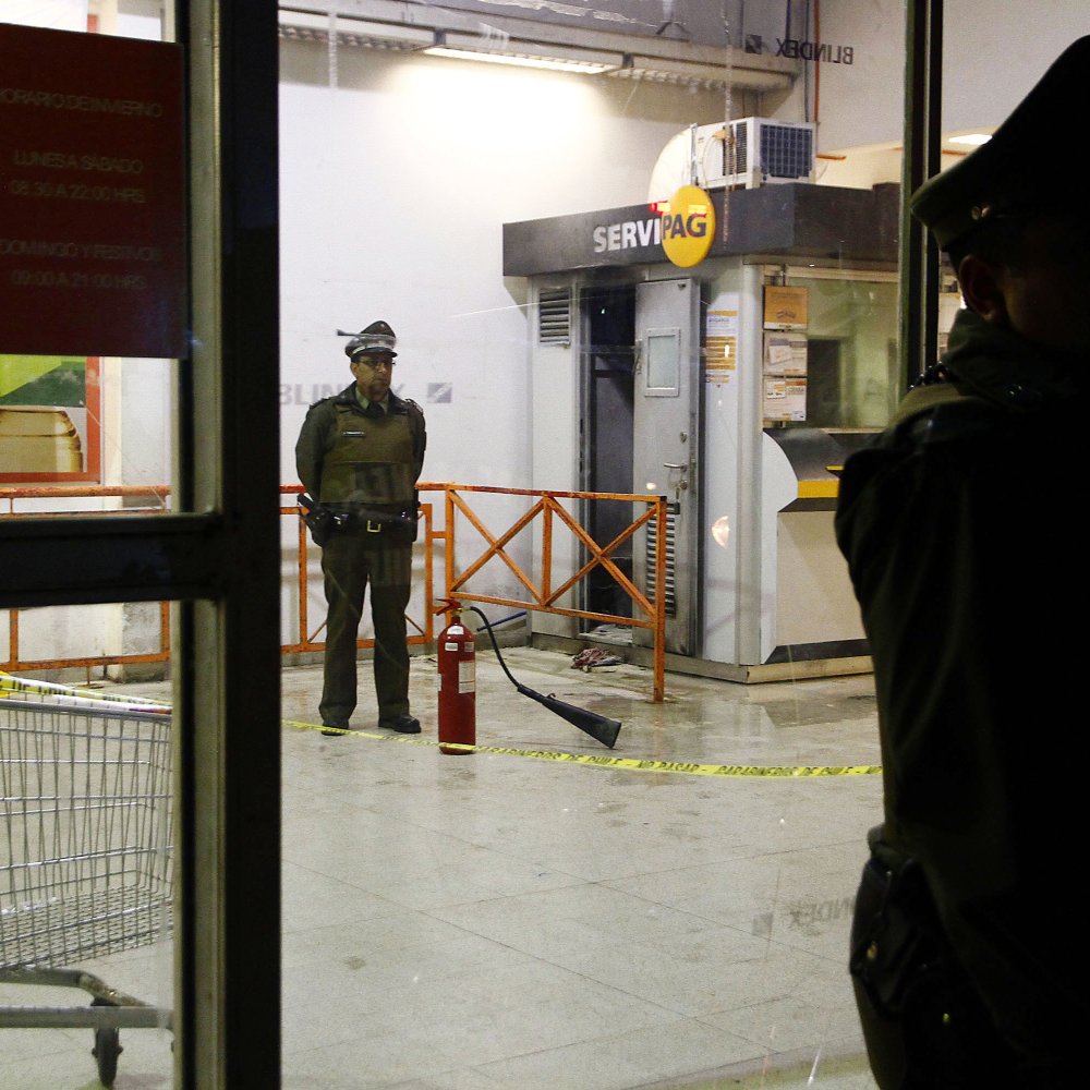 Revocan libertad de menor de edad imputado por ataque a cajero de Servipag