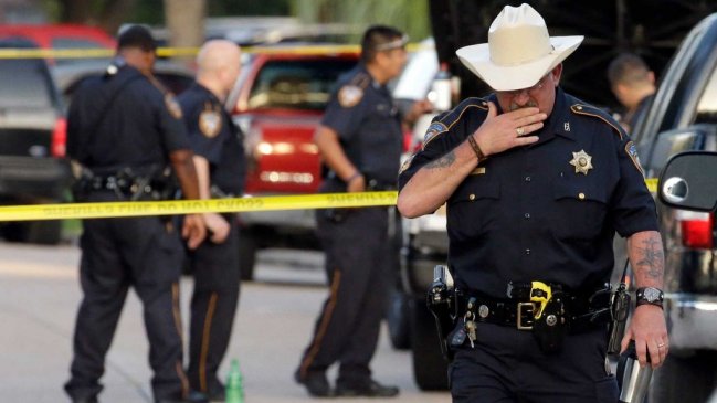 Cinco niños y tres adultos fueron encontrados muertos en una casa en Texas