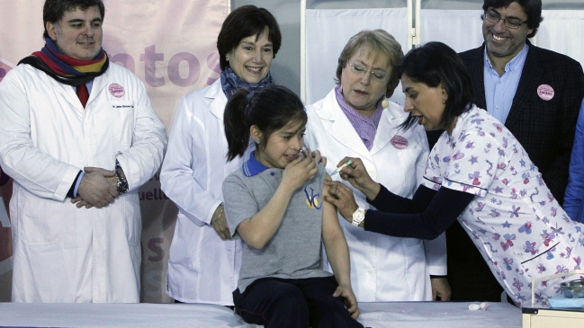 Lanzan campaña de vacunación a niñas para prevenir el cáncer uterino