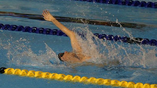 Alberto Abarza clasificó a Río 2016 tras lograr récord en natación en los Parapanamericanos
