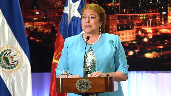 Bachelet en El Salvador: Chile es una aliado confiable, con bajos niveles de corrupción