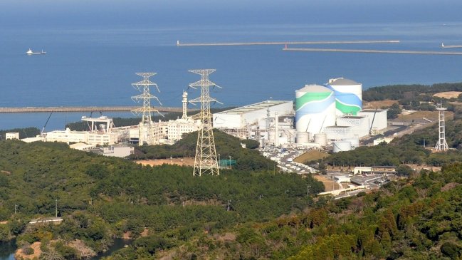 Autoridades alertaron posible erupción de volcán cercano a planta nuclear en Japón