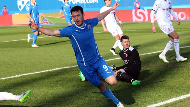 Angelo Henríquez anotó en el triunfo de Dinamo Zagreb ante RNK Split