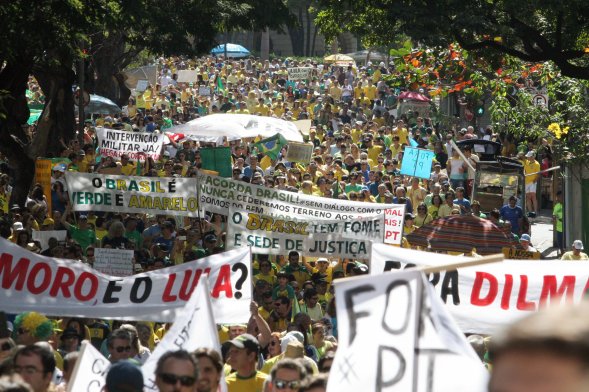 Cientos de miles de brasileños exigieron el fin del Gobierno de Dilma Rousseff
